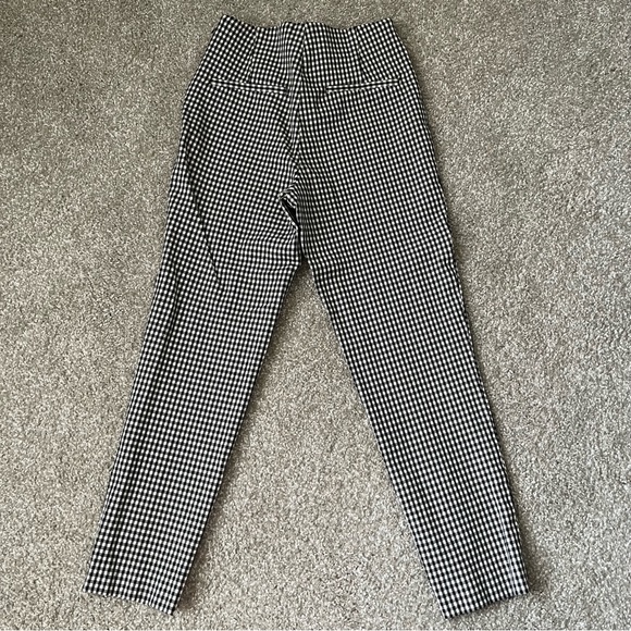 H&M high waisted black and white checkered skinny pant. Size 4. - Picture 3 of 3